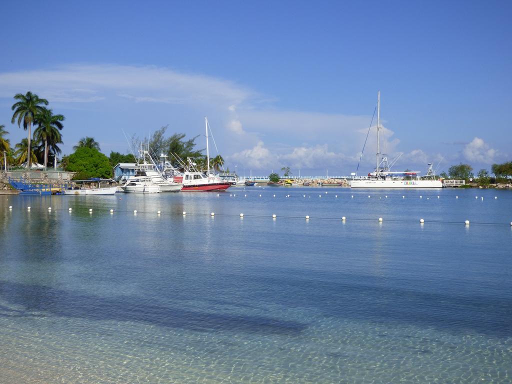 Beach One Bedroom Suite 13 Ocho Rios Luaran gambar