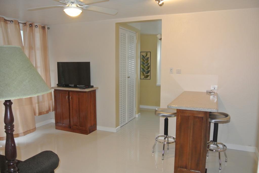 Beach One Bedroom Suite 13 Ocho Rios Bilik gambar