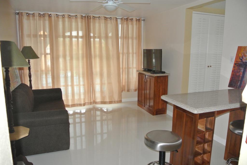 Beach One Bedroom Suite 13 Ocho Rios Bilik gambar