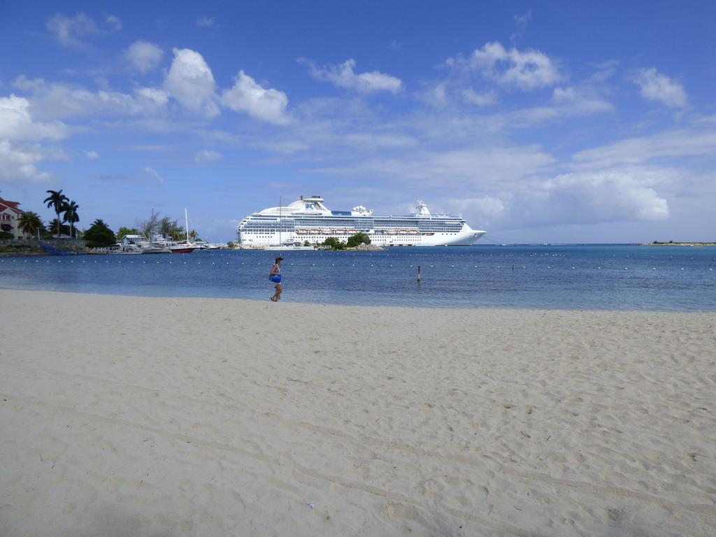Beach One Bedroom Suite 13 Ocho Rios Luaran gambar
